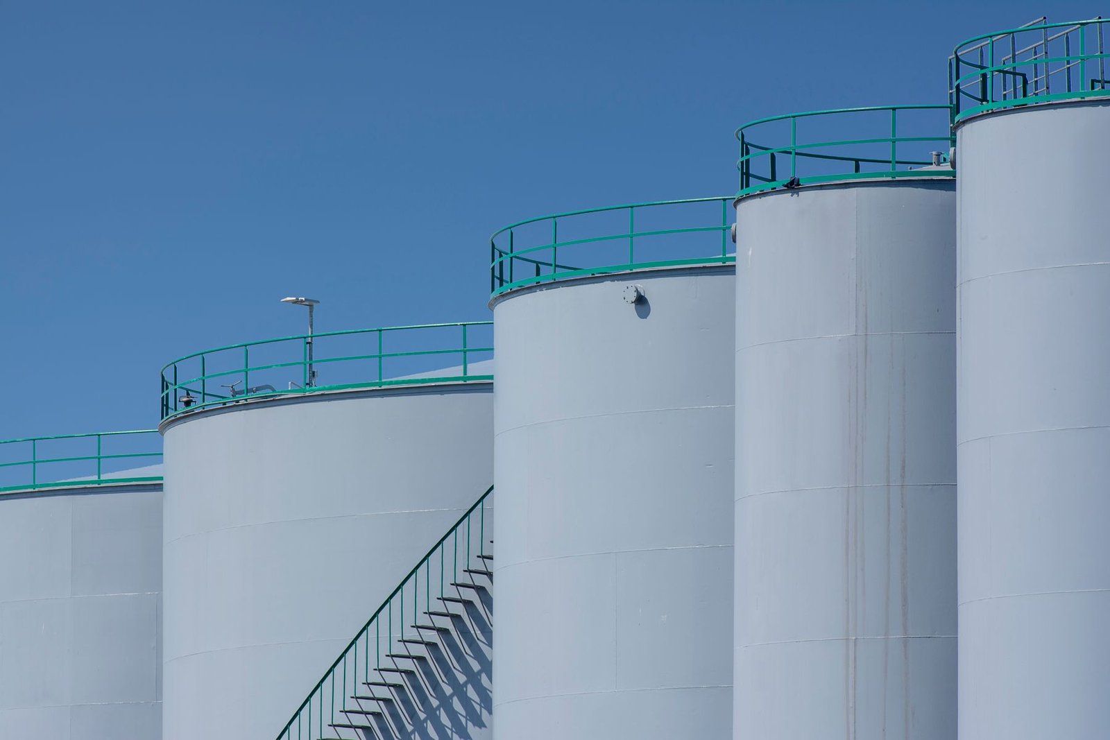 Storage tanks and export terminal operations